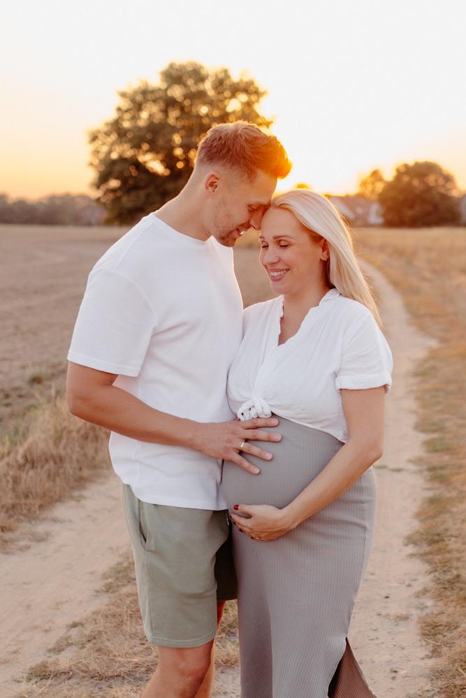 Familienfotos Babybauch Kinder